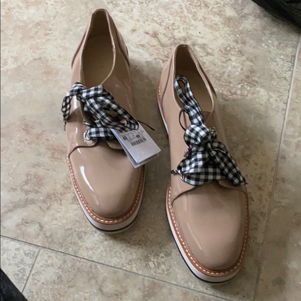 Women's Tan Loafers with Checkered Bow